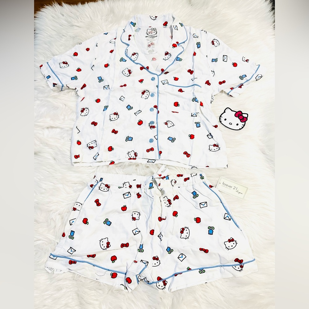 Discontinued Forever 21 X Hello Kitty Pajama Short Set
